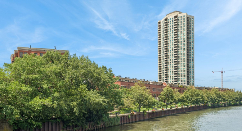 Kinzie Park Midrise