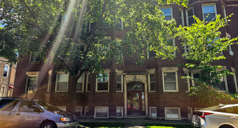 2327 W 35th Place