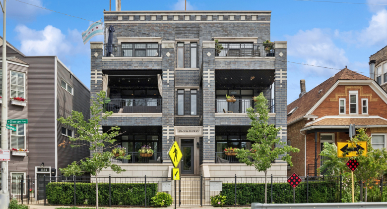 1632 W Diversey Parkway