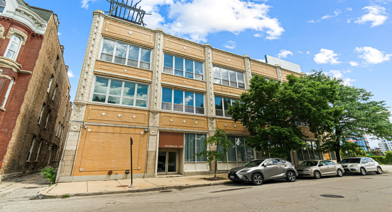 809 N Racine Avenue