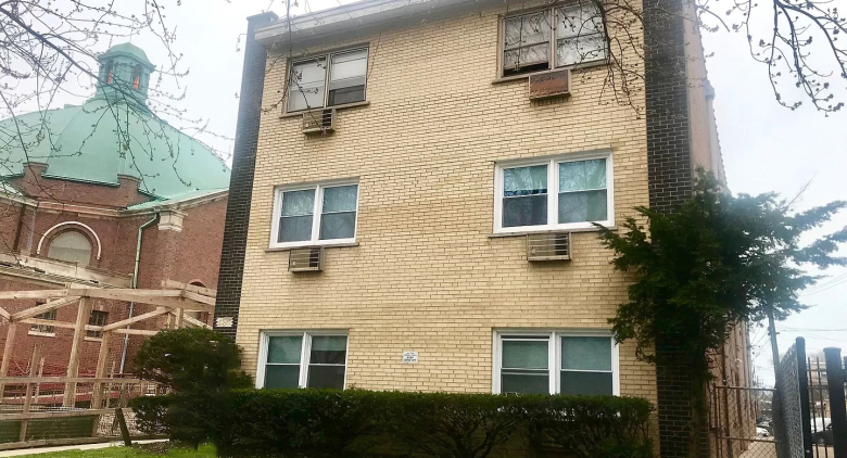 6921 N Ashland Boulevard #2B