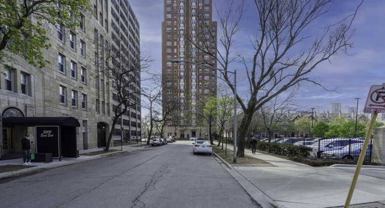 5000 S CORNELL Avenue