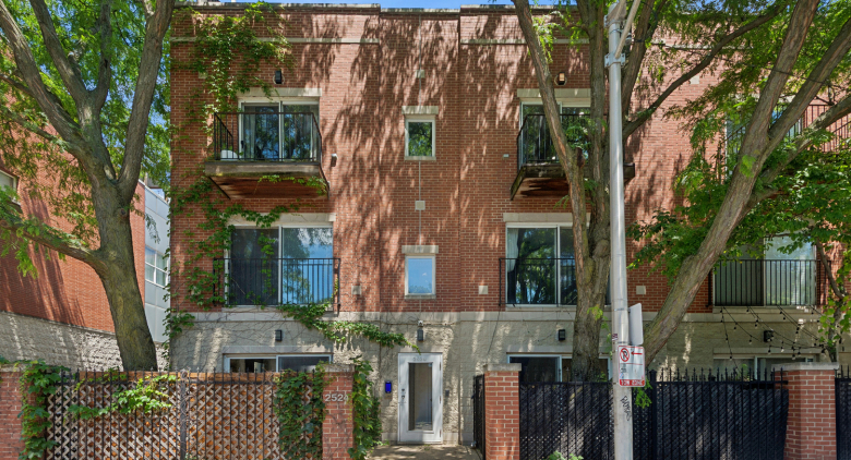 2524 W BLOOMINGDALE Avenue