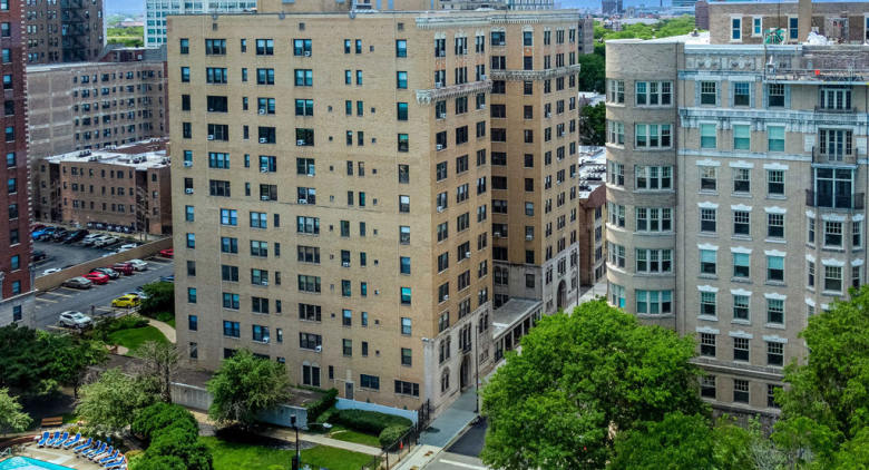 1755 E 55th Street #901