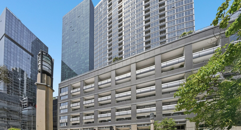 240 E Illinois Street #2005