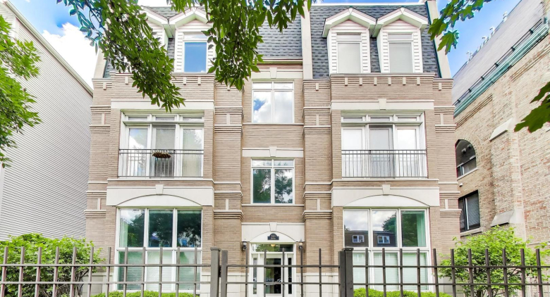 3111 N SEMINARY Avenue