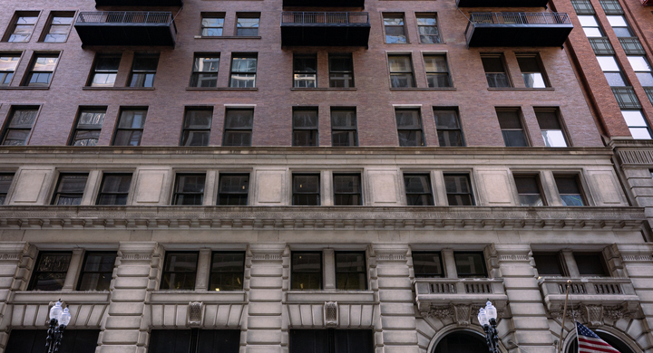 212 W Washington Street #810