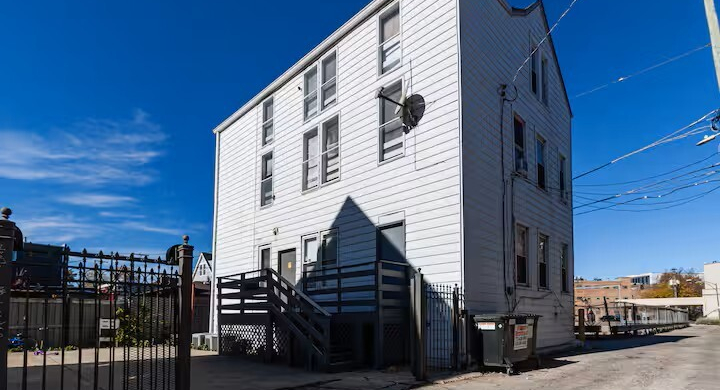 3614 W George Street