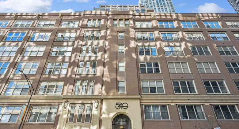 540 N Lake Shore Drive #707