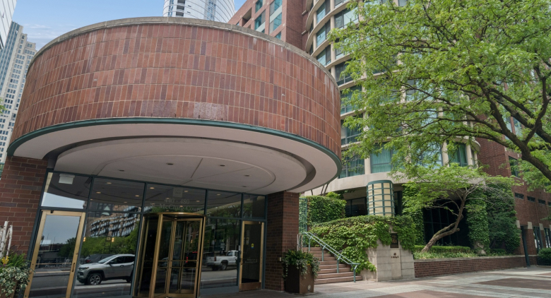 480 N MCCLURG Court