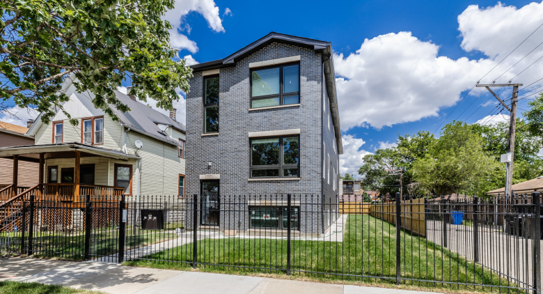 725 N Waller Avenue