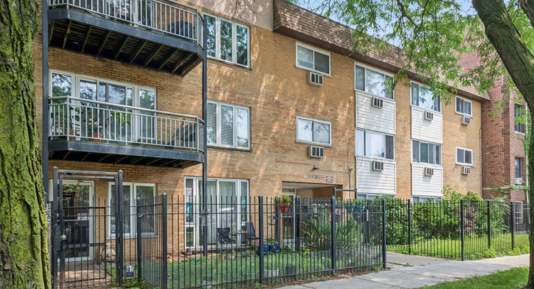 1514 W Pratt Boulevard