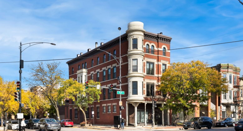 958 W Willow Street