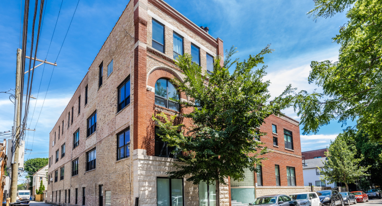 2343 N Greenview Avenue #211