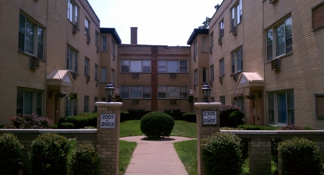 2001 W Touhy Avenue