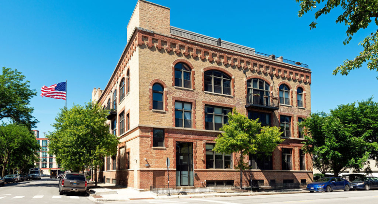 1050 W HUBBARD Street
