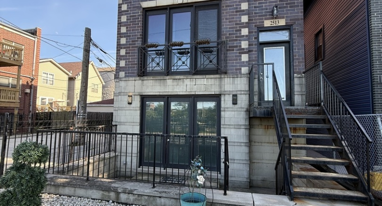 2513 W Congress Parkway