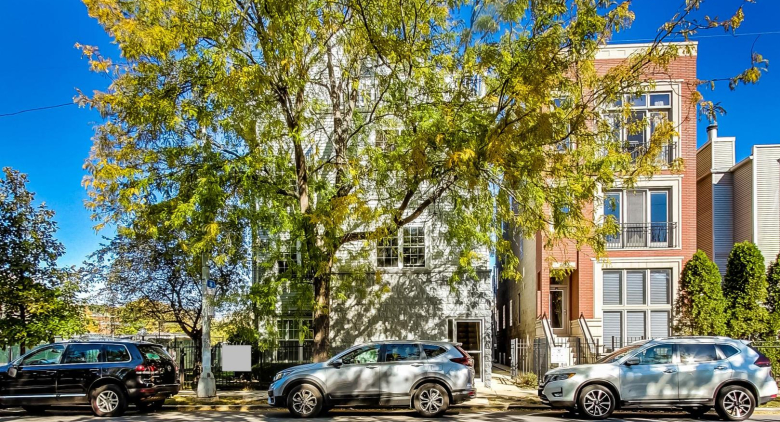 1640 W Diversey Parkway