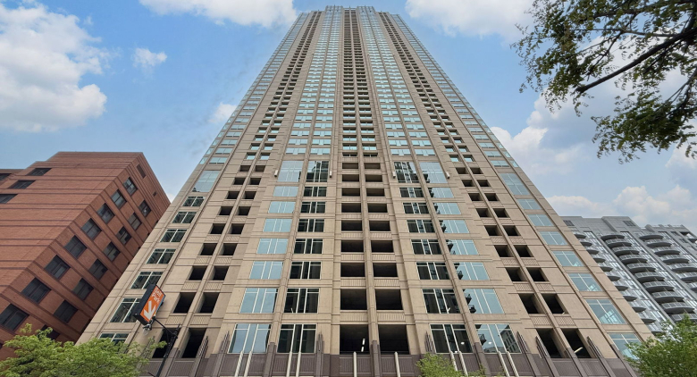 33 W Ontario Street