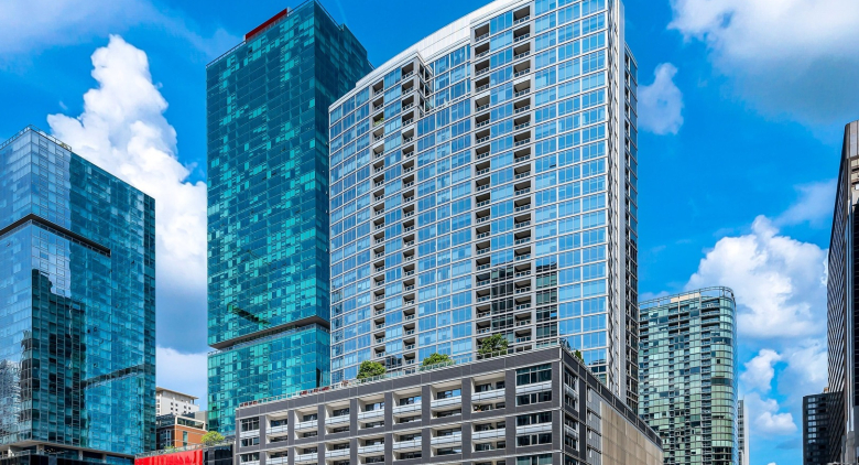 240 E Illinois Street #1001