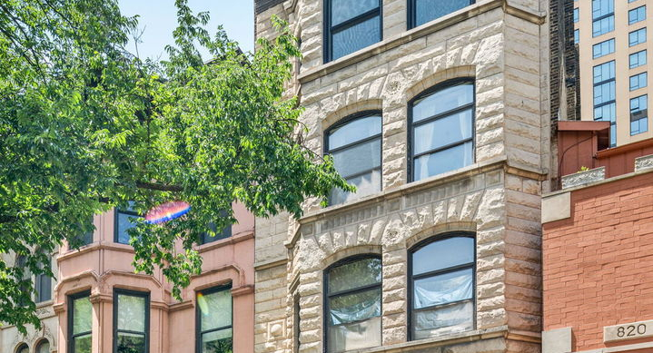 818 N Dearborn Street