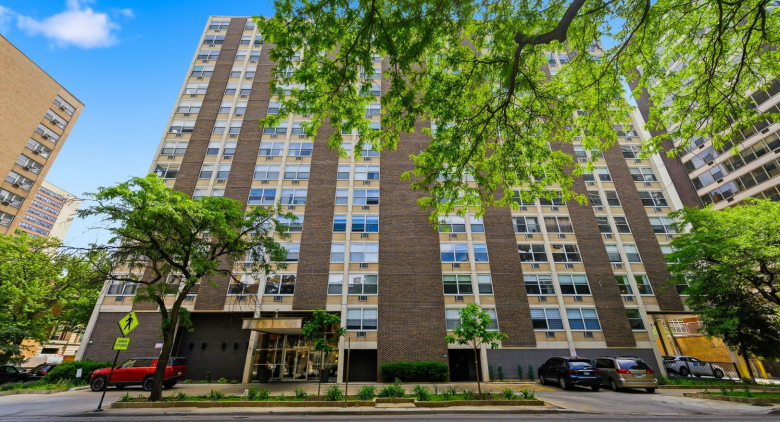 3033 N Sheridan Road #1609