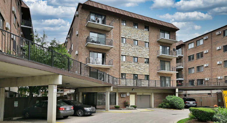 2325 N Neva Avenue #401B