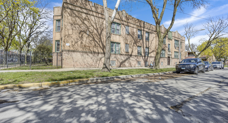 2442 N Kilbourn Avenue