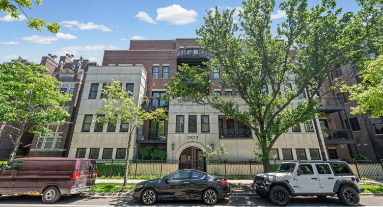 3823 N Ashland Avenue