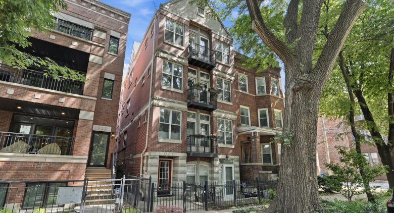 920 W Wolfram Street