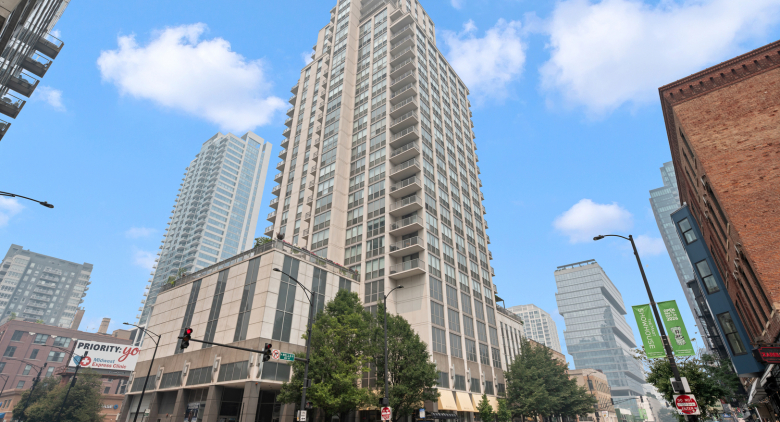 200 W Grand Ave. #804