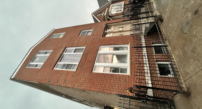 2129 W 18th Place
