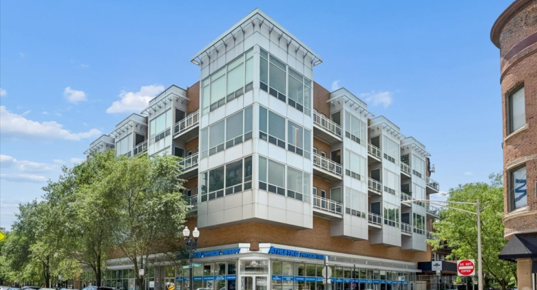 3920 N SHERIDAN Road
