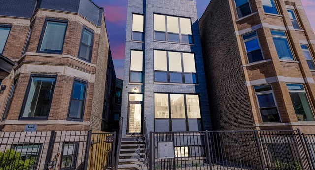 2646 W Augusta Boulevard