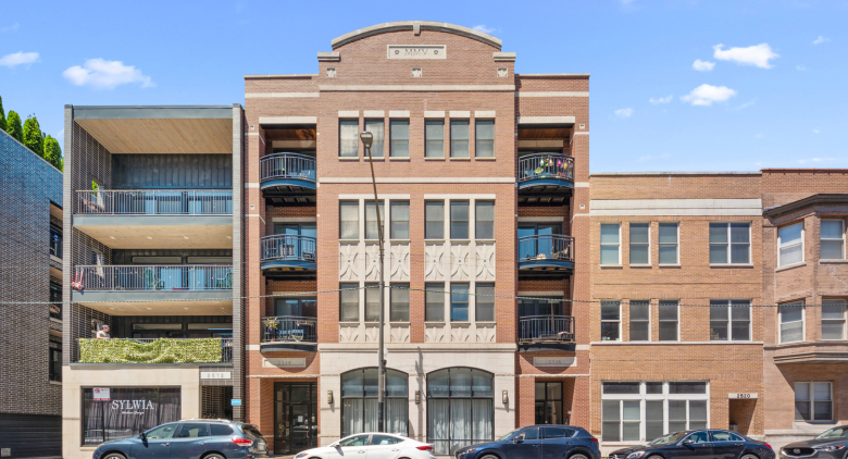 2516 N HALSTED Street