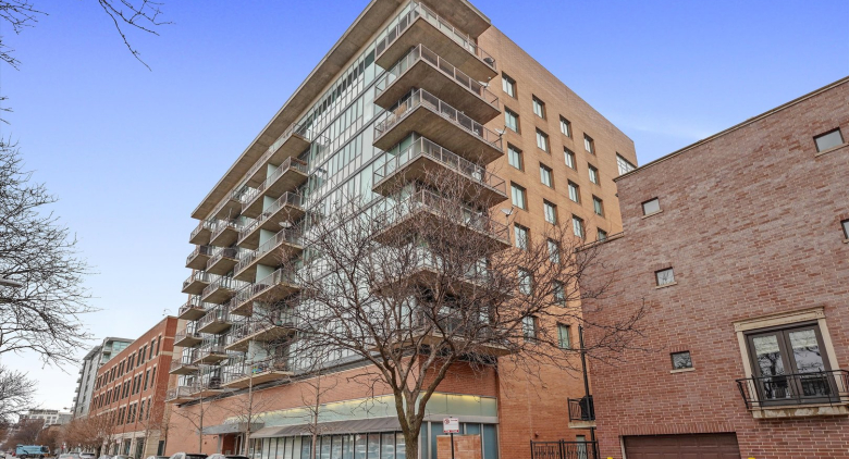 321 S SANGAMON Street #902