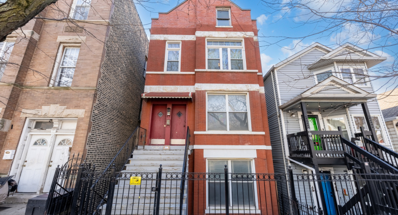 2011 W Cullerton Street
