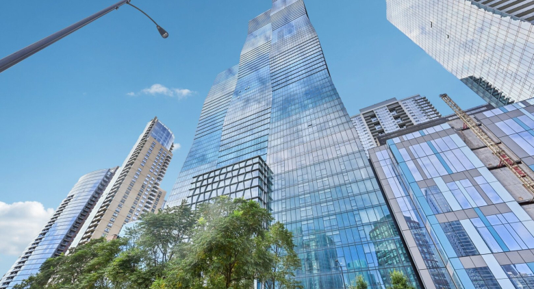 363 E Wacker Drive #2204