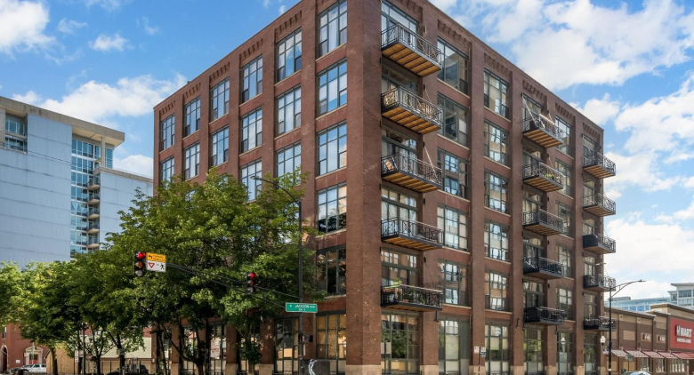 701 W Jackson Boulevard #607