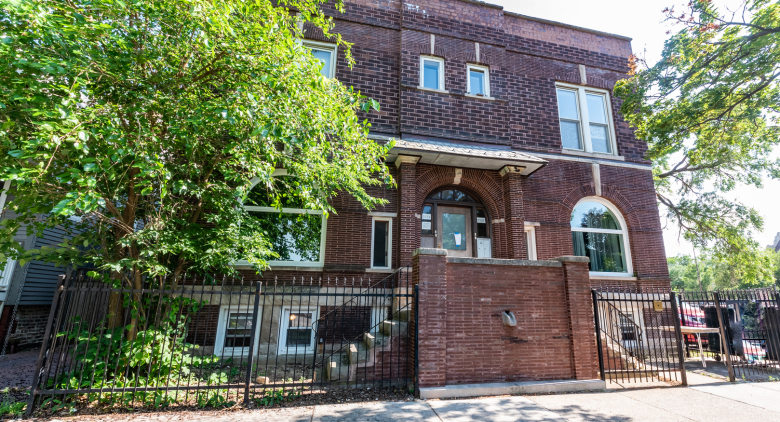 1533 W Leland Avenue