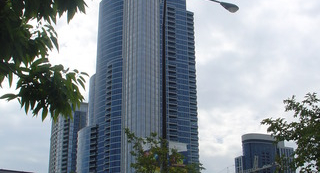 1211 S Prairie Avenue #3702