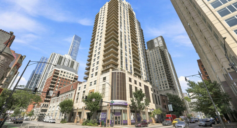 Caravel building