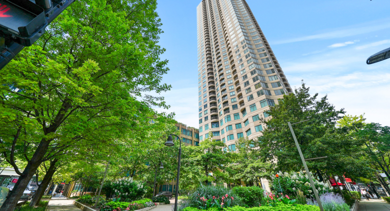 400 N LaSalle Street #4401