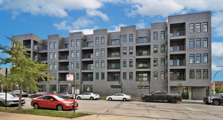 825 E 61st Street