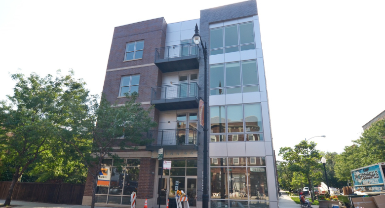 1507 W Carmen Avenue
