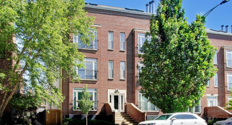 1732 W Diversey Parkway