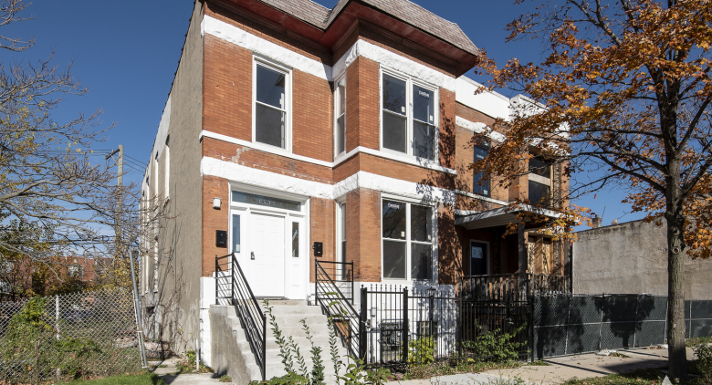 3532 W Van Buren Street