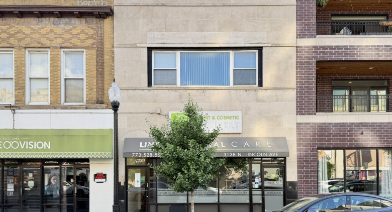 3138 N Lincoln Avenue