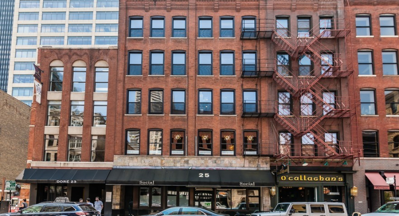 25 W Hubbard Street