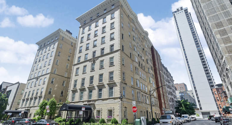 70 E Scott Street #908